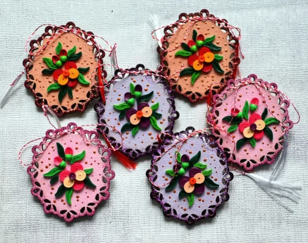 Mărțișoare panseluțe din hârtie quilling pe lemn
